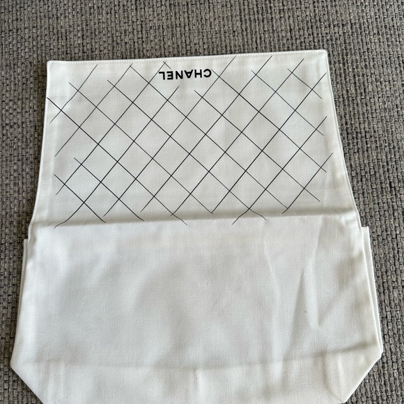 NEW 2023 100% Authentic CHANEL SMALL Classic Flap Dust Bag ICOT1 13x 8.5 x 3in - Picture 5 of 9
